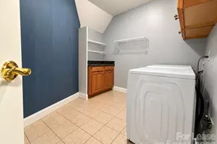 5824 Hartfield Downs Dr, Charlotte, NC 28269 - Photo 34