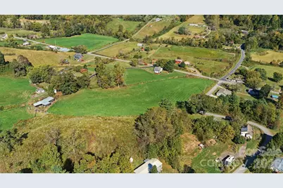 000 Beaverdam Road, Canton, NC 28716 - Photo 6