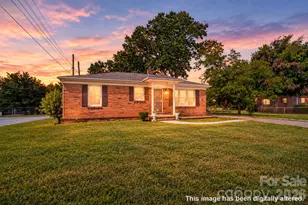 1341 Bradford Heights Dr, Gastonia, NC 28054 - Photo 1