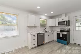 1022 Delmar Ln, Charlotte, NC 28217 - Photo 6