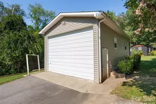 16 Ben Lippen Rd, Asheville, NC 28806 - Photo 22