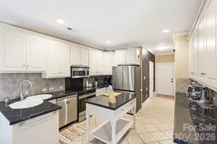 7201 Charter Brook Dr, Charlotte, NC 28270 - Photo 10