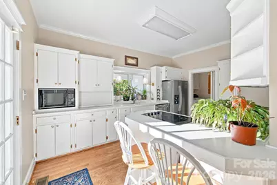 301 8th Street, Newton, NC 28658 - Photo 10