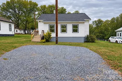105 E Hartford Avenue, Bessemer City, NC 28016 - Photo 2