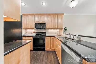 414 4th Avenue NE, Hickory, NC 28601 - Photo 14