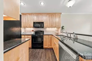 414 4th Ave NE, Hickory, NC 28601 - Photo 14