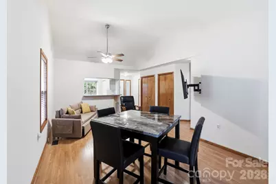 725 N Park Place, Hendersonville, NC 28791 - Photo 20