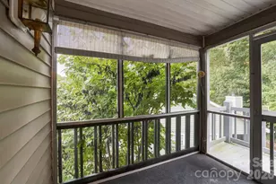 725 N Park Pl, Hendersonville, NC 28791 - Photo 22