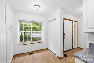 725 N Park Pl, Hendersonville, NC 28791 - Photo 14