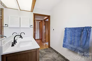 725 N Park Pl, Hendersonville, NC 28791 - Photo 24