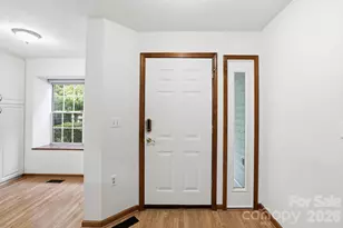 725 N Park Pl, Hendersonville, NC 28791 - Photo 8