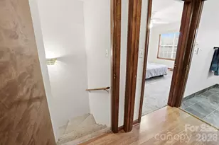 725 N Park Pl, Hendersonville, NC 28791 - Photo 30