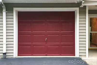 725 N Park Place, Hendersonville, NC 28791 - Photo 4