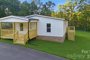189 Village Point Dr, Statesville, NC 28625 - Photo 2
