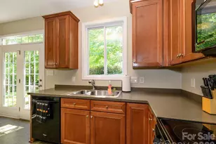 9833 Coatbridge Dr, Charlotte, NC 28269 - Photo 12