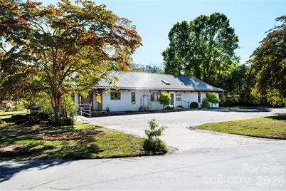 130 Center Avenue, Black Mountain, NC 28711 - Photo 2