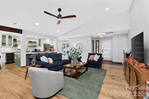 3851 Sweetgrass Ln, Charlotte, NC 28226 - Photo 8