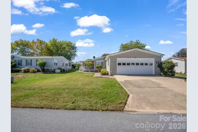 528 Riverwind Drive, Hendersonville, NC 28739 - Photo 4