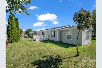 528 Riverwind Drive, Hendersonville, NC 28739 - Photo 8