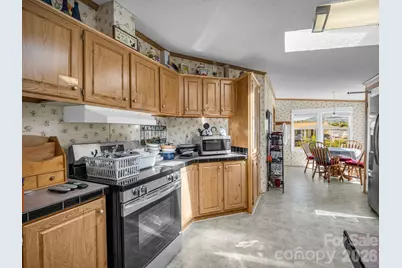 528 Riverwind Drive, Hendersonville, NC 28739 - Photo 18