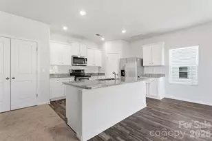 5335 Upton Pl, Charlotte, NC 28215 - Photo 12