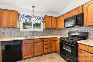 1805 Wellington Hills Cir, Salisbury, NC 28147 - Photo 10
