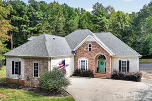 122 Maple View Dr, Troutman, NC 28166 - Photo 1