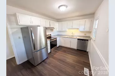 1810 Sabrina Court, Charlotte, NC 28210 - Photo 2