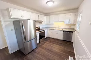 1810 Sabrina Ct, Charlotte, NC 28210 - Photo 2