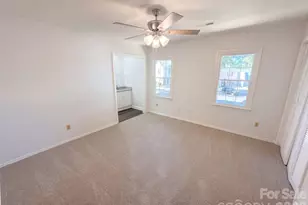 1810 Sabrina Ct, Charlotte, NC 28210 - Photo 4