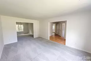 8902 Woodland Hills Rd, Charlotte, NC 28269 - Photo 8