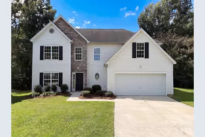 8902 Woodland Hills Road, Charlotte, NC 28269 - Photo 1