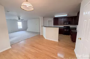 8902 Woodland Hills Rd, Charlotte, NC 28269 - Photo 6
