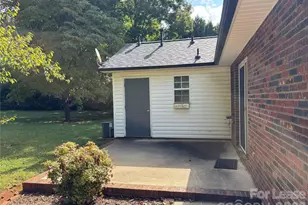 1391 Victor Woods Ln, Lincolnton, NC 28092 - Photo 12