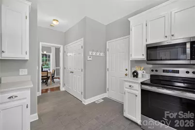 4711 Beech Crest Place, Charlotte, NC 28269 - Photo 18