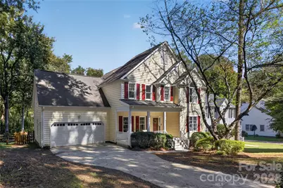 4711 Beech Crest Place, Charlotte, NC 28269 - Photo 2