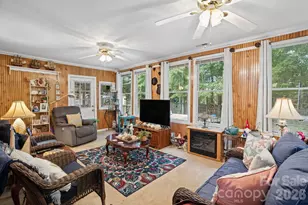 11210 Walking Horse Ln, Charlotte, NC 28215 - Photo 10