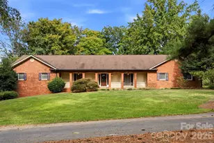 3121 Oakmont Rd, Statesville, NC 28625 - Photo 2