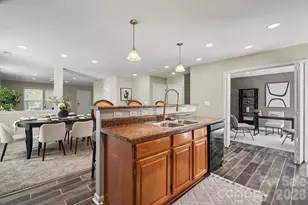 15705 Lakepoint Forest Dr, Charlotte, NC 28278 - Photo 10