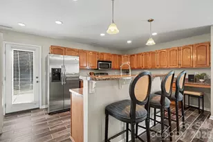 15705 Lakepoint Forest Dr, Charlotte, NC 28278 - Photo 8