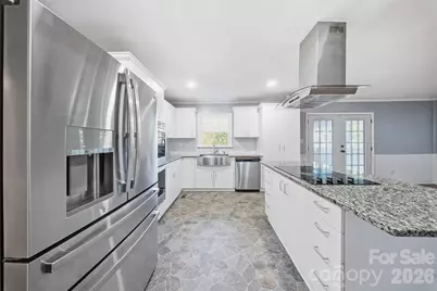 807 N Oakland Street, Dallas, NC 28034 - Photo 10