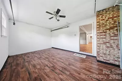 807 N Oakland Street, Dallas, NC 28034 - Photo 8