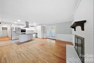 807 N Oakland Street, Dallas, NC 28034 - Photo 6