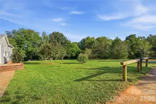 116 Cedarvale Dr, Harmony, NC 28634 - Photo 4