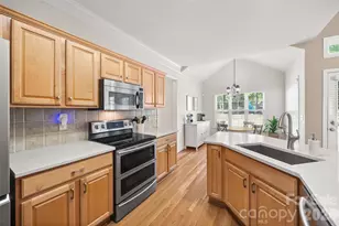 1718 Sanridge Wind Ln, Charlotte, NC 28262 - Photo 12