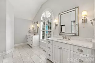 1901 Runnymede Ln, Charlotte, NC 28211 - Photo 14