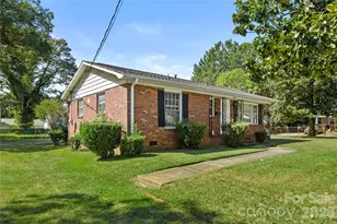 4235 Brookway Dr, Charlotte, NC 28208 - Photo 4