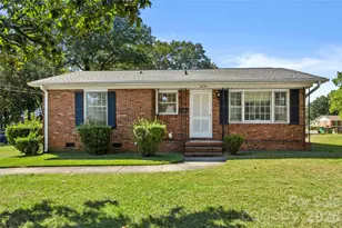 4235 Brookway Dr, Charlotte, NC 28208 - Photo 1