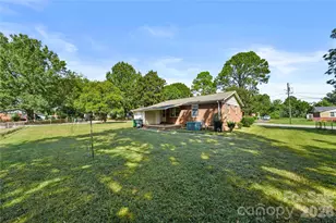 4235 Brookway Dr, Charlotte, NC 28208 - Photo 8