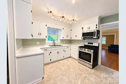 330 Holly Avenue, Salisbury, NC 28147 - Photo 2